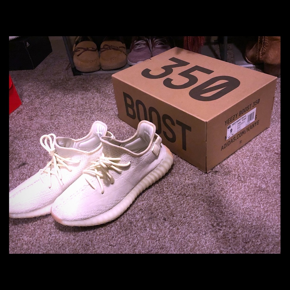 YEEZY BOOST 350 v2